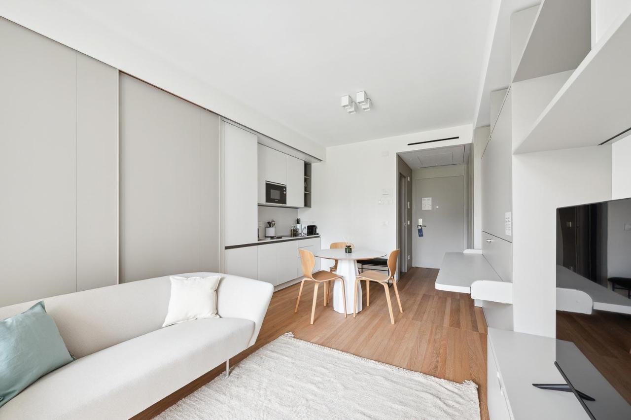 Limehome Milan Via Stresa Экстерьер фото