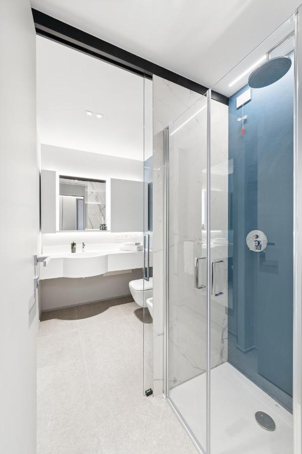 Limehome Milan Via Stresa Экстерьер фото